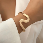 Rauast avatud manseti k&auml;ev&otilde;ru, lihtne punk-stiilis reguleeritav k&auml;ev&otilde;ru igap&auml;evaseks ja pidulikuks kandmiseks kuld