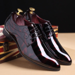 Moodsad Uued Meeste Lakknahast Oxford Kingad Kingad Zapatos de hombre Meeste Ametlikud Kingad Terava Ninaga &Auml;ri Pulmad cvb567 11 punane
