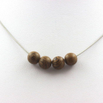 Pierres et Min&eacute;raux. Collier perles bois 8 mm. Chaine en acier inoxydable. Collier femmes, hommes. Taille personnalisable.