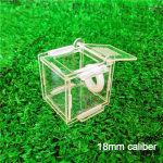 Akr&uuml;&uuml;lsipelgate tegevusala katseklaasi &uuml;henduspesa isetehtud sipelgafarmi s&ouml;&ouml;dakast 18mm