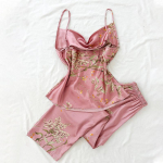 Pidžaamad kevadsuvised traksid Pikad p&uuml;ksid, &uuml;likond, mood Seksikas &otilde;hukese osaga simulatsioon siidist koduriided L