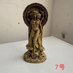 Kreeka jumalanna Hecate kuju Vaikne jumalus Skulptuur Kolmekordne Kuujumalanna Altari kaunistus Wicca n&otilde;iakunsti rituaaliks