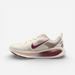 Nike Vomero 18 Kahvatu elevandiluu Punane Sepia Siltpunane Tume meeskonnapunane (Naiste) 44