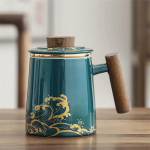 Keraamiline teetass kaane ja filtriga portselanist teeeraldustassiga suur puidust k&auml;epidemega kohvikruus joogin&otilde;ud