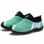 Moodsad hingavast v&otilde;rgust lastejalatsid &otilde;uetossud 3&ndash;15-aastastele poistele t&uuml;drukutele, suvised rannajalatsid, kerged kahlamisjalatsid 29 must