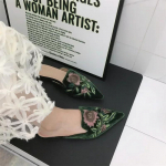 Naiste poolsussid, terava ninaga, lillelise tikandiga, vabaaja madalad kingad, must/aprikoos/roheline, rahvuslikus stiilis 35