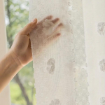 Prantsuse maaelu stiilis valge l&auml;bipaistev kardin tutikeserandiga elutuppa, magamistuppa v&otilde;i r&otilde;dule Romantiline dekoratiivne aktsent, Kardinad elutuppa 100*130CM