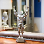 Fitnessi lihasmehe komplekt Kehahooldus Spordiv&otilde;istluste Trophies Poksikujud Skulptuurid J&otilde;usaali Kaunistused Kingitus