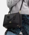 COACH OUTLET Maggie V&auml;ike Totes Kott Must