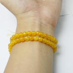 Naturaalse lihvitud kaltsedon-jaadide kivihelmed, v&auml;rvilised &uuml;mmargused vahehelmed ehete valmistamiseks 4mm 85pcs