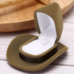 Kauboi m&uuml;tsi kujuga sametine kinkekarbi ehte&uuml;mbris kaelakee k&otilde;rvar&otilde;nga r&otilde;nga jaoks