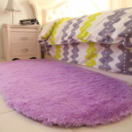 Puhas siidvaip magamistuppa v&otilde;i elutuppa - Pl&uuml;&uuml;sist pikk diivan ja voodi&auml;&auml;rne pleed 100x200 cm