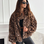 S&uuml;gise Pika Varrukaga Leoparditr&uuml;kiga Pl&uuml;&uuml;sist L&uuml;hike Jakk Naistele Elegantne Talvine Paks Samet Plusssuuruses Soojad Mantlid Naiste Mood T&auml;navakunst L&otilde;tv Jakk Topid XXL