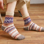 1 paari naiste talvised soojad sokid vintage sokid etnilise stiiliga ka&scaron;miirist termopaksud villased sokid naistele YSX