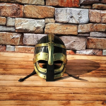 Ajalooline must viikingi kiiver Keskaegne LARP-i taasesituskiiver Vikingi lahingus&otilde;dalase kiiver, r&uuml;&uuml;tli soomuskiiver, sobib k&otilde;ige paremini kingituseks