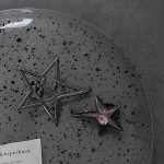 1 paar klambrid p&uuml;kste jaoks Kinnitus P&uuml;kste n&ouml;&ouml;pn&otilde;el Sisset&otilde;mmatav nupp Lahtine nupp talje jaoks Teksade jaoks Ideaalne istuvus V&auml;hendab v&ouml;&ouml;kohta tumehall v&auml;rv