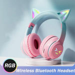 2024. aasta uued armsad kassi RGB v&auml;rvivalgustid juhtmevabad k&otilde;rvaklapid Bluetooth 5.1 stereomuusika m&auml;ngimiseks m&otilde;eldud k&otilde;rvaklapid t&uuml;drukutele, lastele, mikrofoniga kinkepeakomplekt roosa