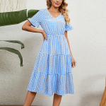 Naiste mood kahanevate plisseeritud paeltega l&uuml;hikeste varrukatega ruudukujuline kraega pikk ruuduline kleit L roosa