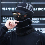 Meeste talvem&uuml;ts sametvoodriga lisasoojuse, k&otilde;rvakaitse ja mugavuse tagamiseks. Ideaalne v&auml;litegevusteks nagu jalgrattas&otilde;it. Fits 52-60 cm Head Circumference