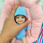 15cm Mini Reborn Nukud T&uuml;druk &Otilde;nnelik Naeratav Pehme Veniv T&auml;isvin&uuml;&uuml;l Keha Vasts&uuml;ndinud Poiss Nukk Saab Vannitada Beebinukud Lapse S&uuml;nnip&auml;ev P&uuml;hade &Uuml;llatuskingitus girl doll sinine