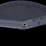 Meditsiiniline s&otilde;rmegoniomeeter plastikust nurgam&otilde;&otilde;tja 180 kraadi nurgaga joonlaud s&otilde;rmejoonlaud