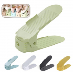 Reguleeritav kingakorter Moodne kahekordne kingariiuli hoiuruum Ruumis&auml;&auml;stlik jalan&otilde;ude korrashoidja alusriiul elutuppa valge