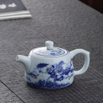 1 tk Sinist ja valget portselanist teekann Keraamiline teekann Teevalmistuskann Kung Fu teekomplekt &Uuml;he kannu teetass - K&auml;sitsi valmistatud Kung Fu teekomplekt tee ja kohvi jaoks E Dragon Patterned Teapot