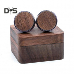 1 Paar puidust mansetin&ouml;&ouml;bid koos hoiukarbiga Kaasaskantav magnetkinnitusega Meeste Prantsuse stiilis s&auml;rk Puidust mansetin&ouml;&ouml;bid R&otilde;ivaste aksessuaarid pruun