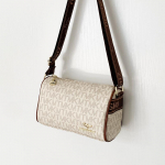 2024 New Fashion Casual Crossbody kott Suure mahutavusega padjakott Moodne &otilde;lakott valge