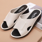 Naiste uued suvesussid, libisemiskindlad k&otilde;rge kontsaga paksu tallaga vabaaja &otilde;ues sobivad sandaalid ja sussid 36 valge