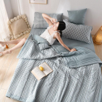 Ruuduline suvine tekk, pestud puuvillane kliimaseade, &otilde;huke tekk vooditekk &uuml;hele kaheinimesevoodile. 100x150cm 1pc