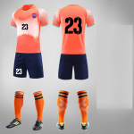 Jalgpallivormi &uuml;likond, naissoost t&auml;iskasvanute m&auml;ng v&otilde;istkondlik vorm Alg- ja keskkooli&otilde;pilaste suvetreeningud, spordialad, l&uuml;hikeste varrukatega jalgpalliriided 4XS