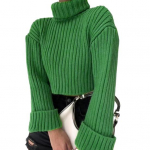 Naiste kampsun, k&otilde;rge kaelusega laienev pikkade varrukatega l&uuml;hikesed kudumistopid, &uuml;hev&auml;rvilised avarad soonikud vabaaja kudumid S must