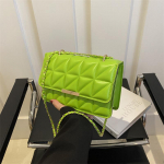 &Uuml;hev&auml;rviline teemant&otilde;mblusega k&auml;ekott tekstuuriga kott uus v&auml;ike kott naiste &otilde;lakott plisseeritud v&auml;ike ruudukujuline kott