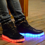 Suurus 25-46 Paaridele Naiste ja Meeste Helendavad Tossud Helendavad USB Laadimisega Poiste LED Kingad T&uuml;drukute Jalatsid LED T&auml;navakingad 44
