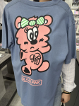 BLACKPINK x VERDY Pl&uuml;&uuml;sist Heritage T-s&auml;rk (Unisex) S, M, L, XL