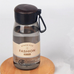 Plastikust minimalistlik veetass, k&otilde;rge temperatuurikindel armas &uuml;li&otilde;pilast&uuml;druk, kaasaskantav kukkumiskindel isiksus, loominguline trend, v&auml;ike teetass meestele 380ml