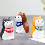 Komplekt 3 tk Keraamilisi Akita Miniatuure Lauakaunistus Kutsika Figuur V&auml;ike Koera Ornament Portselanist Kogutav Dekoratsioon Kingitus
