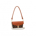 Louis Vuitton Padlukk Rihmal Magnetiline Sulgur LV Monogrammiga Lukk Kaetud L&otilde;uend ja Veisenahk Lukupea &Otilde;lakott Crossbody T&otilde;mblukuga Kott M80763 Basic Set (Bag+Dust Bag)