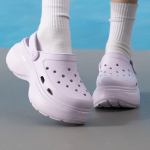 Skechers naiste perforeeritud slip-on sandaalid 9 lavendel