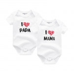 2 TK vasts&uuml;ndinud beebiriided l&uuml;hikeste varrukatega t&uuml;drukute poisiriided, ma armastan Papa Mama disainiga puuvillased p&uuml;ksid 6M