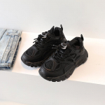 Lastele m&otilde;eldud v&otilde;rkkangast hingavad tossud kevad-s&uuml;gis uued beebid, pehme p&otilde;hjaga vabaajajalatsid Koolisporditossud poistele T&uuml;drukutele 21 must