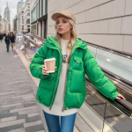 Naiste talvine lahtine kapuutsiga mantel, l&uuml;hike, suur, &uuml;hev&auml;rviline puuvillase polsterdatud mantel S valge