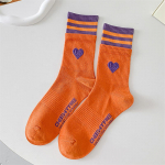 Jaapani magus stiil naiste sokid makarooni v&auml;rvi armastuse s&uuml;damega tikitud puuvillased sokid harajuku triibulised kaltsetiinid as the picture