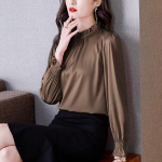 Esimese rea l&otilde;ikem&auml;rgiga naiste s&uuml;giss&auml;rk Mooruspuu siidist s&auml;rk Naiste temperament siidist top L