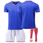 2425France Home Jalgpalli kampsunid, l&uuml;hikesed p&uuml;ksid ja sokid uue hooaja l&uuml;hikesed p&uuml;ksid ja sokid t&auml;iskasvanutele ja lastele suuruste komplekt M