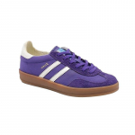 Retro punased naiste nahast paeladega rulluisutajad 35