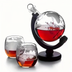 Creative Globe karahvin pliivaba karahvin Exquisite Wood-statiiv ja 2 viskiklaasi viski karahvin Globe klassi kingitus