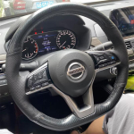 T&auml;ielikult must s&uuml;siniknahast autojuhtimiskangi kate Nissan Kicks Rogue Sentra Altima SR Qashqai X-Trail Leaf Micra -2025 jaoks style 1 gray