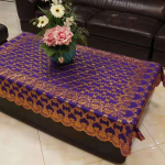 Veekindel laudlina Kodune ristk&uuml;likukujuline &otilde;likindel PVC plastikust laudlina Kuldne pronkstr&uuml;kk Lauakate Lauamatt Nappe 135*200cm 1pcs